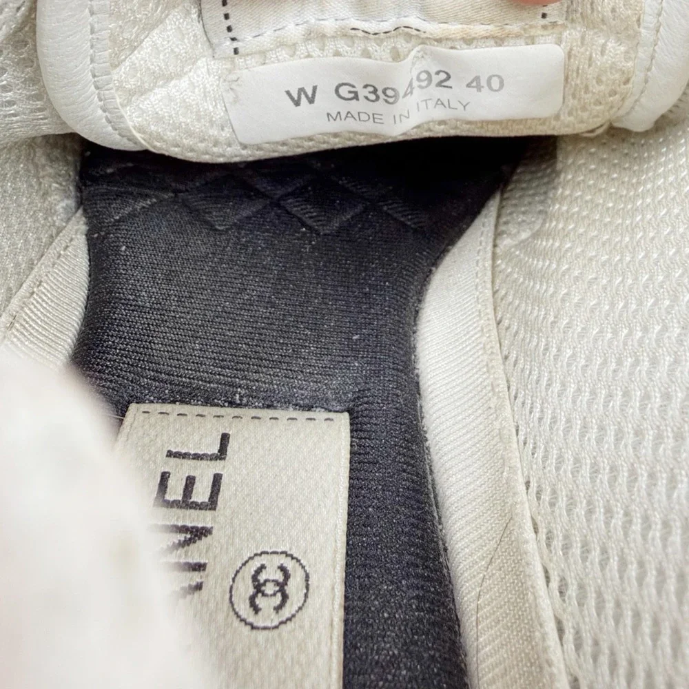 Chanel Suede CC Logo Sneakers Low Top Black Pink Lace-Up‎ Sz 40 / 10 Women